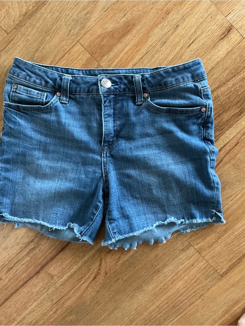Seven7 Medium Blue Denim Frayed-Hem Women's Shorts